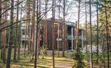 Дом в сосновом лесу — фото 2